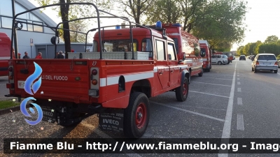 Land Rover Defender 130
Vigili Del Fuoco
Comando Provinciale di Treviso
VF 21245
Parole chiave: Land Rover Defender_130_VF21245