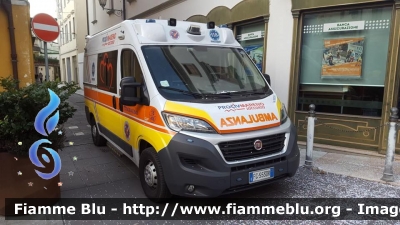 Fiat Ducato X290
Nucleo Volontario di Protezione Civile Onlus Mareno di Piave (TV)
 ProCivMareno Soccorso
Ambulanza convenzionata SUEM 118 TrevisoEmergenza
Allestimento Class
"406"

Parole chiave: Fiat_Ducato_X290 Ambulanza