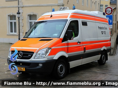 Mercedes-Benz Sprinter III serie
Grand-Duché de Luxembourg - Großherzogtum Luxemburg - Grousherzogdem Lëtzebuerg - Lussemburgo
Protection Civile
Parole chiave: Mercedes-Benz Sprinter_IIIserie Ambulanza Ambulance