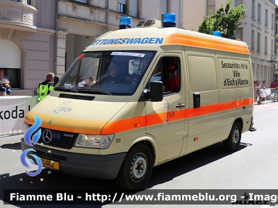 Mercedes-Benz Sprinter I serie
Grand-Duché de Luxembourg - Großherzogtum Luxemburg - Grousherzogdem Lëtzebuerg - Lussemburgo 
Secouriste de la Ville d'Esch s/Alzette
Parole chiave: Mercedes-Benz Sprinter_Iserie Ambulanza Ambulance