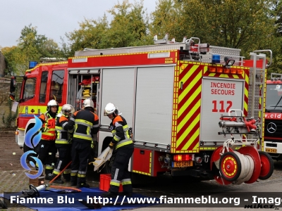 Mercedes-Benz ?
Grand-Duché de Luxembourg - Großherzogtum Luxemburg - Grousherzogdem Lëtzebuerg - Lussemburgo
CGDIS - Corps Grand-Ducal d'Incendie et de Secours
