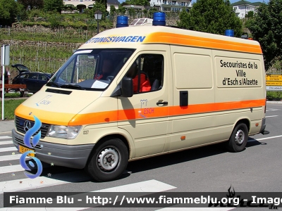 Mercedes-Benz Sprinter I serie
Grand-Duché de Luxembourg - Großherzogtum Luxemburg - Grousherzogdem Lëtzebuerg - Lussemburgo
Secouriste de la Ville d'Esch s/Alzette
Parole chiave: Ambulanza Ambulance