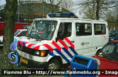 Mercedes-Benz 207D
Nederland - Paesi Bassi
Regiopolitie Groningen
