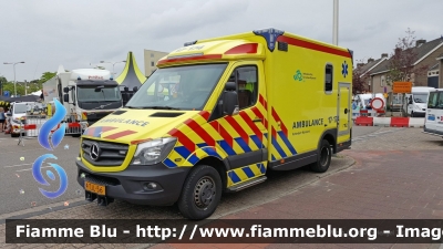 Mercedes-Benz Sprinter III serie restyle
Nederland - Paesi Bassi
Region 17 Rotterdam-Rijnmond Ambulance
Parole chiave: Ambulanza Ambulance Mercedes-Benz Sprinter_IIIserie_Restyle