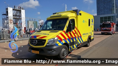 Mercedes-Benz Sprinter III serie restyle
Nederland - Paesi Bassi
Region 17 Rotterdam-Rijnmond Ambulance
Parole chiave: Ambulanza Ambulance Mercedes-Benz Sprinter_IIIserie_Restyle