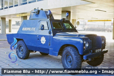 Land Rover ?
Nederland - Paesi Bassi
Rijkspolitie - Polizia Nazionale
