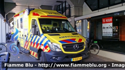 Mercedes-Benz Sprinter III serie restyle
Nederland - Paesi Bassi
Region 17 Rotterdam-Rijnmond Ambulance
17-165
Parole chiave: Mercedes-Benz Sprinter_IIIserie_Restyle Ambulanza Ambulance