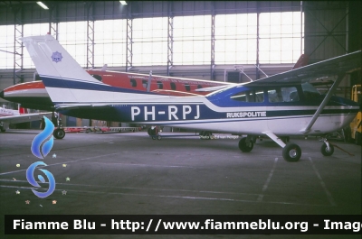 Cessna F172H
Nederland - Paesi Bassi
Rijkspolitie - Polizia Nazionale
PH-RPJ
