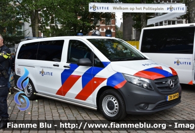 Mercedes-Benz Classe V
Nederland - Paesi Bassi
Politie
Parole chiave: Mercedes-Benz Vito_IIIserie