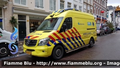 Mercedes-Benz Sprinter III serie restyle
Nederland - Paesi Bassi
Regionale Ambulance Voorziening (RAV) Region 15 Haaglanden
15-128
Parole chiave: Ambulance Ambulanza