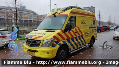 Mercedes-Benz Sprinter III serie restyle
Nederland - Paesi Bassi
Regionale Ambulance Voorziening (RAV) Region 15 Haaglanden
15-104
Parole chiave: Ambulance Ambulanza