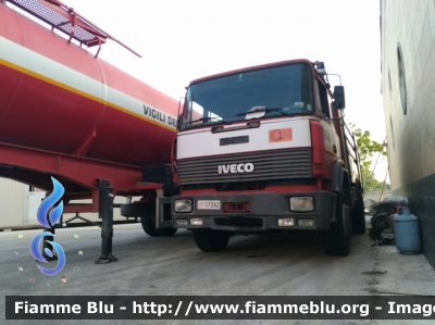 Iveco 190-26
Vigili del fuoco
Comando Provinciale di Caserta
Allestimeno Baribbi
VF 17262
Parole chiave: Iveco 190_26 VF17262