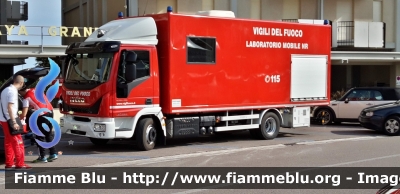 Iveco EuroCargo 90E22 IV serie
Vigili del Fuoco
Comando Provinciale di Venezia
Nucleo NBCR
Laboratorio Mobile Rilevamento Nucleare e Radiologico
VF 29589
Parole chiave: Iveco EuroCargo_90E22_IVserie VF29589