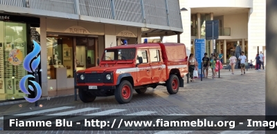 Land Rover Defender 130
Vigili del Fuoco
Comando Provinciale di Venezia
Distaccamento Permanente di Jesolo
VF 18380
Parole chiave: Land-Rover Defender_130 VF18380