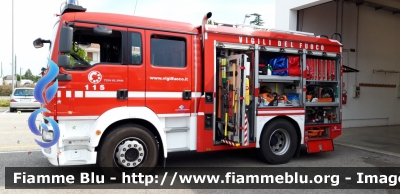 Man TGM 15.250 II Serie
Vigili del Fuoco
Comando Provinciale di Venezia
Distaccamento Permanente di Jesolo
AutoPompaSerbatoio allestita BAI
VF 29327
Parole chiave: Man TGM_15.250_IISerie VF29327