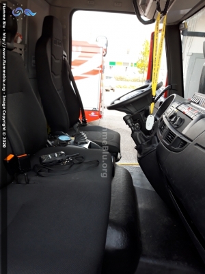 Iveco EuroCargo 180E32 IV serie
Vigili del Fuoco
Comando Provinciale di Venezia
AutoScala M32L da 32 metri allestimento Magirus
VF 29749
Particolare cabina
Parole chiave: Iveco EuroCargo_180E32_IVserie VF29749