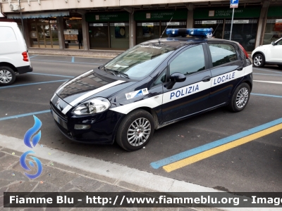 Fiat Punto VI serie
Polizia Locale Jesolo (VE)
POLIZIA LOCALE YA 711 AL
Parole chiave: Fiat Punto_VIserie POLIZIALOCALEYA711AL