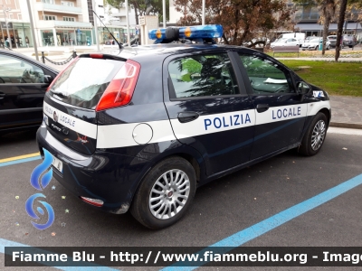 Fiat Punto VI serie
Polizia Locale Jesolo (VE)
POLIZIA LOCALE YA 711 AL
Parole chiave: Fiat Punto_VIserie POLIZIALOCALEYA711AL