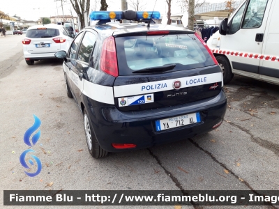 Fiat Punto VI serie
Polizia Locale Jesolo (VE)
POLIZIA LOCALE YA 712 AL
Parole chiave: Fiat Punto_VIserie POLIZIALOCALEYA712AL