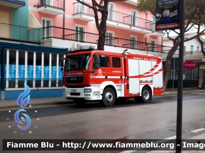 Man TGM 15.250 II Serie
Vigili del Fuoco
Comando Provinciale di Venezia
Distaccamento Permanente di Jesolo
AutoPompaSerbatoio allestita BAI
VF 29327
Parole chiave: Man TGM_15.250_IISerie VF29327