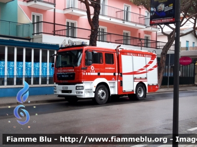 Man TGM 15.250 II Serie
Vigili del Fuoco
Comando Provinciale di Venezia
Distaccamento Permanente di Jesolo
AutoPompaSerbatoio allestita BAI
VF 29327
Parole chiave: Man TGM_15.250_IISerie VF29327