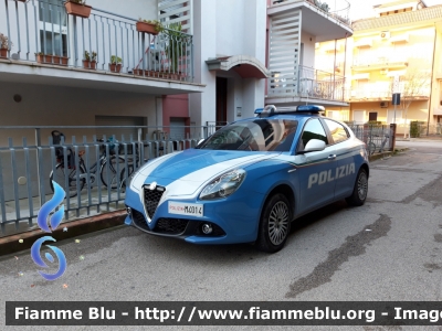 Alfa Romeo Nuova Giulietta restyle
Polizia di Stato
Squadra Volante
Allestimento NCT Nuova Carrozzeria Torinese
Decorazione Grafica Artlantis
POLIZIA M4014
Parole chiave: Alfa-Romeo Nuova_Giulietta_restyle POLIZIAM4014