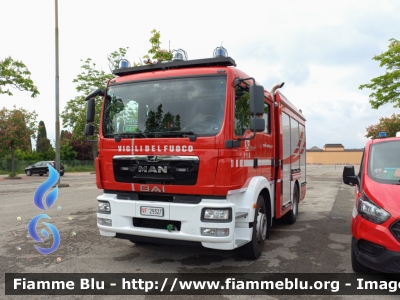 Man TGM 15.250 II Serie 
Vigili del Fuoco
Comando Provinciale di Venezia
Distaccamento Permanente di Jesolo
AutoPompaSerbatoio allestimento BAI
VF 29327 
Parole chiave: Man TGM_15.250_IISerie VF29327