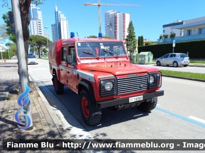 Land Rover Defender 130 
Vigili del Fuoco
Comando Provinciale di Venezia
Distaccamento Permanente di Jesolo
VF 18380 
Parole chiave: Land-Rover Defender_130 VF18380