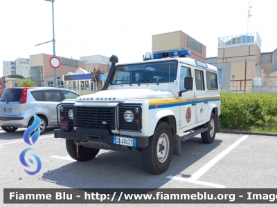 Land Rover Defender 110 
Protezione Civile
Gruppo Comunale di Meolo (VE) 
Parole chiave: Land-Rover Defender_110