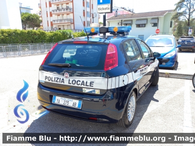 Fiat Grande Punto 
Polizia Locale Jesolo (VE)
Codice Veicolo: 106
Allestimento Bertazzoni
POLIZIA LOCALE YA 273 AB
Parole chiave: Fiat Grande_Punto POLIZIALOCALEYA273AB