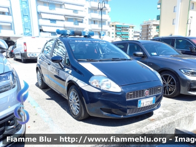 Fiat Grande Punto 
Polizia Locale Jesolo (VE)
Codice Veicolo: 107
Allestimento Bertazzoni
POLIZIA LOCALE YA 272 AB
Parole chiave: Fiat Grande_Punto POLIZIALOCALEYA272AB