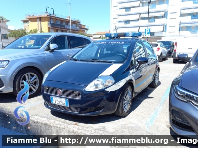 Fiat Grande Punto 
Polizia Locale Jesolo (VE)
Codice Veicolo: 107
Allestimento Bertazzoni
POLIZIA LOCALE YA 272 AB
Parole chiave: Fiat Grande_Punto POLIZIALOCALEYA272AB