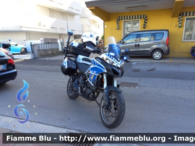 Ducati Multistrada 900 
Polizia Locale Jesolo (VE)
Codice Veicolo: 266
Allestimento Bertazzoni
POLIZIA LOCALE YA 04001 
Parole chiave: Ducati Multistrada_900 POLIZIALOCALEYA04001