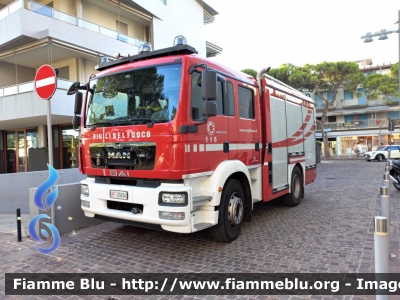 Man TGM 15.250 II Serie 
Vigili del Fuoco
Comando Provinciale di Venezia
AutoPompaSerbatoio allestita BAI
VF 29494
Parole chiave: Man TGM_15.250_IISerie VF29494