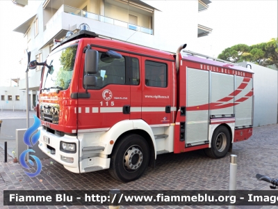 Man TGM 15.250 II Serie 
Vigili del Fuoco
Comando Provinciale di Venezia
AutoPompaSerbatoio allestita BAI
VF 29494
Parole chiave: Man TGM_15.250_IISerie VF29494