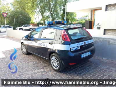 Fiat Punto VI serie 
Polizia Locale Jesolo (VE)
Codice Veicolo: 119
POLIZIA LOCALE YA 711 AL 
Parole chiave: Fiat Punto_VIserie POLIZIALOCALEYA711AL