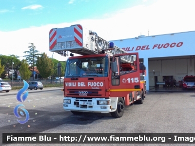 Iveco EuroFire 150E27 I serie 
Vigili del Fuoco
Comando Provinciale di Venezia
Distaccamento Permanente di Jesolo
AutoScala da 37 metri allestimento Iveco-Magirus
VF 19422 
Parole chiave: Iveco EuroFire_150E27_Iserie VF19422