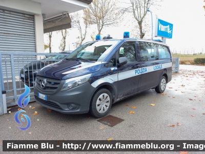 Mercedes-Benz Vito III Serie
Polizia Locale Jesolo (VE)
Codice Veicolo: 122
Allestimento Ciabilli
POLIZIA LOCALE YA 499 AM 
Parole chiave: Mercedes-Benz Vito_IIIserie POLIZIALOCALEYA499AM