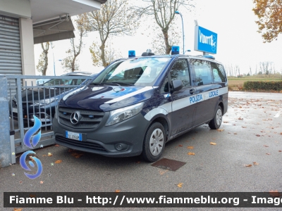 Mercedes-Benz Vito III Serie
Polizia Locale Jesolo (VE)
Codice Veicolo: 122
Allestimento Ciabilli
POLIZIA LOCALE YA 499 AM 
Parole chiave: Mercedes-Benz Vito_IIIserie POLIZIALOCALEYA499AM