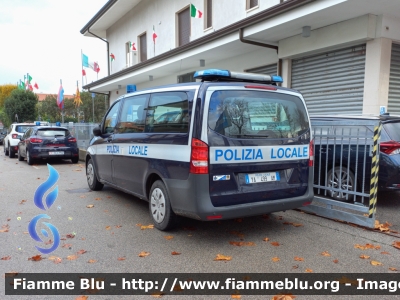 Mercedes-Benz Vito III Serie
Polizia Locale Jesolo (VE)
Codice Veicolo: 122
Allestimento Ciabilli
POLIZIA LOCALE YA 499 AM 
Parole chiave: Mercedes-Benz Vito_IIIserie POLIZIALOCALEYA499AM