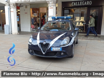 Alfa-Romeo Nuova Giulietta restyle 
Polizia Locale Venezia
Codice Veicolo: 17
POLIZIA LOCALE YA 513 AK 
Parole chiave: Alfa-Romeo Nuova_Giulietta_restyle POLIZIALOCALEYA513AK