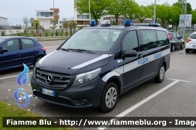 Mercedes-Benz Vito III Serie 
Polizia Locale Jesolo (VE)
Allestimento Ciabilli
Codice Veicolo: 122
POLIZIA LOCALE YA 499 AM 
Parole chiave: Mercedes-Benz Vito_IIIserie POLIZIALOCALEYA499AM