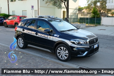 Suzuki SX4 S-Cross 
Polizia Locale Jesolo (VE)
Allestimento Futura Veicoli Speciali
Codice Veicolo: 126
POLIZIA LOCALE YA 966 AL 
Parole chiave: Suzuki SX4_S-Cross POLIZIALOCALEYA966AL