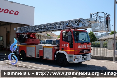 Iveco EuroFire 150E27 I serie 
Vigili del Fuoco
Comando Provinciale di Venezia
Distaccamento Permanente di Jesolo
AutoScala da 37 metri allestimento Iveco-Magirus
VF 19422 
Parole chiave: Iveco EuroFire_150E27_Iserie VF19422