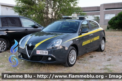 Alfa-Romeo Nuova Giulietta restyle
Guardia di Finanza
Allestita NCT Nuova Carrozzeria Torinese
Decorazione Grafica Artlantis
GdiF 836 BK 
Parole chiave: Alfa-Romeo Nuova_Giulietta_restyle GdiF836BK