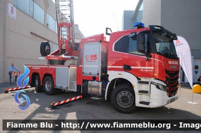 Iveco S-Way AT260S42 
Vigili del Fuoco
AutoScala articolata M42L-AS da 42 metri 
Allestimento Magirus 
Parole chiave: Iveco S-Way_AT260S42 REAS_2022