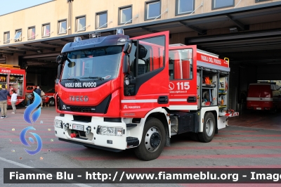 Iveco EuroCargo 120E25 IV serie
Vigili del Fuoco
Comando Provinciale di Belluno
AutoPompaSerbatoio allestimento Magirus
VF 31722
Parole chiave: Iveco EuroCargo_120E25_IVserie VF31722 Settimana_Protezione_Civile_2022