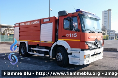 Mercedes-Benz Atego 1828 I serie 
Vigili del Fuoco
Comando Provinciale di Venezia
Distaccamento Permanente di Jesolo
AutoBottePompa allestimento BAI
VF 22463 
Parole chiave: Mercedes-Benz Atego_1828_Iserie VF22463