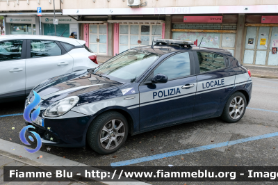 Alfa-Romeo Nuova Giulietta
Polizia Locale
Distretto VI1C
Allestimento Bertazzoni Veicoli Speciali
Codice Veicolo: 06
POLIZIA LOCALE YA 241 AF 
Parole chiave: Alfa-Romeo Nuova_Giulietta POLIZIALOCALEYA241AF