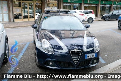 Alfa-Romeo Nuova Giulietta
Polizia Locale
Distretto VI1C
Allestimento Bertazzoni Veicoli Speciali
Codice Veicolo: 06
POLIZIA LOCALE YA 241 AF 
Parole chiave: Alfa-Romeo Nuova_Giulietta POLIZIALOCALEYA241AF